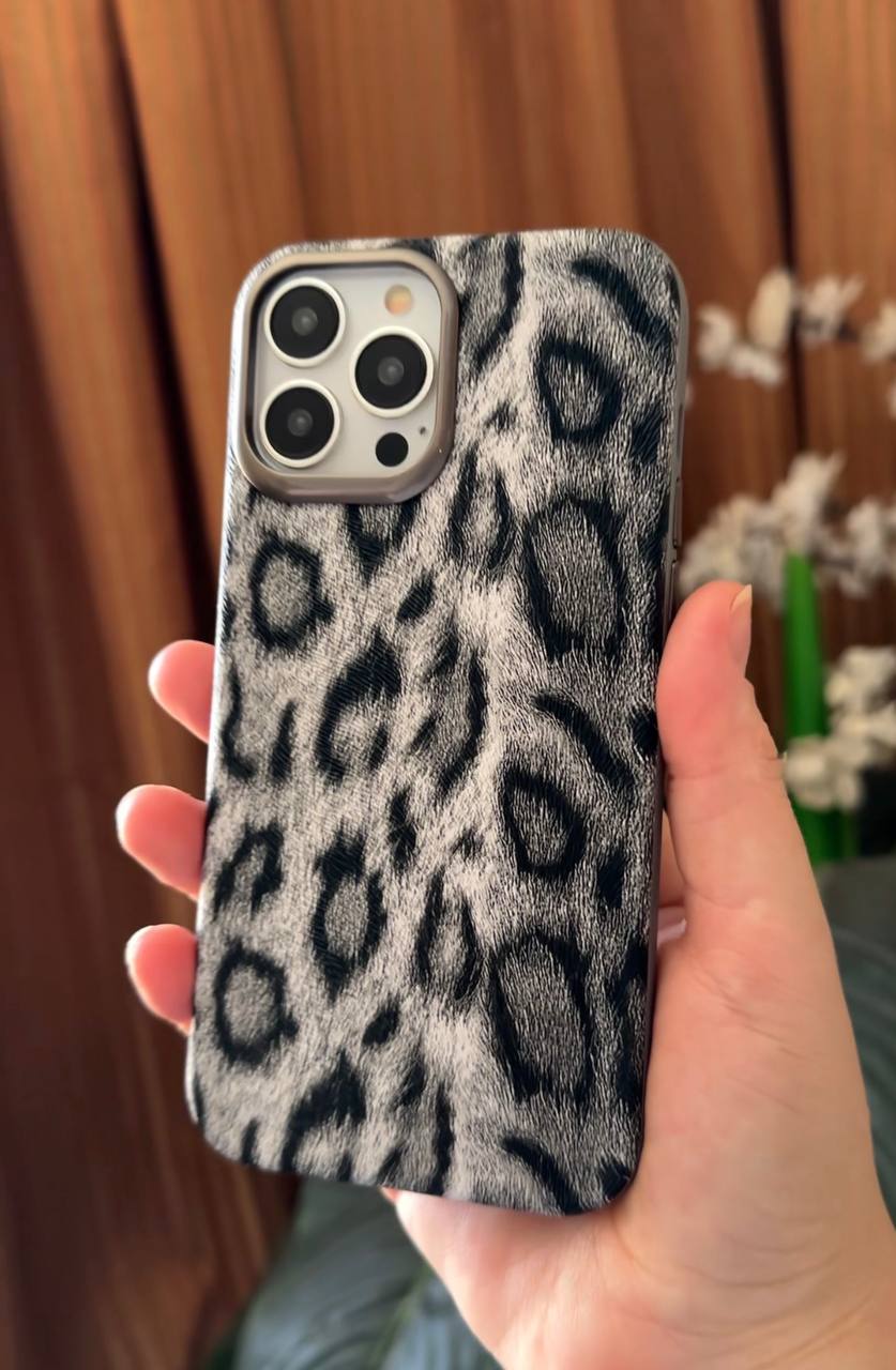Leopard Luxe Cases – Wild Luxury in Your Hand!