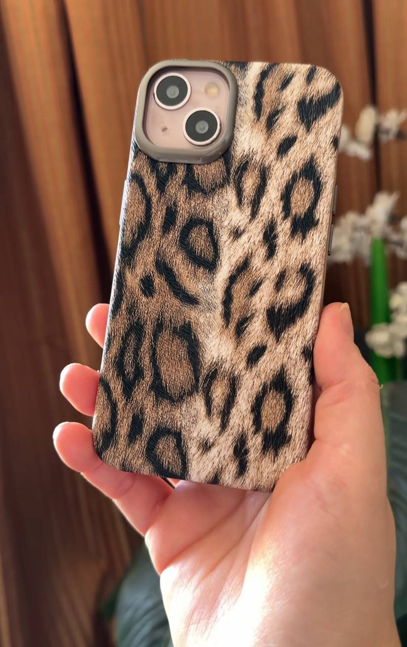 Leopard Luxe Cases – Wild Luxury in Your Hand!