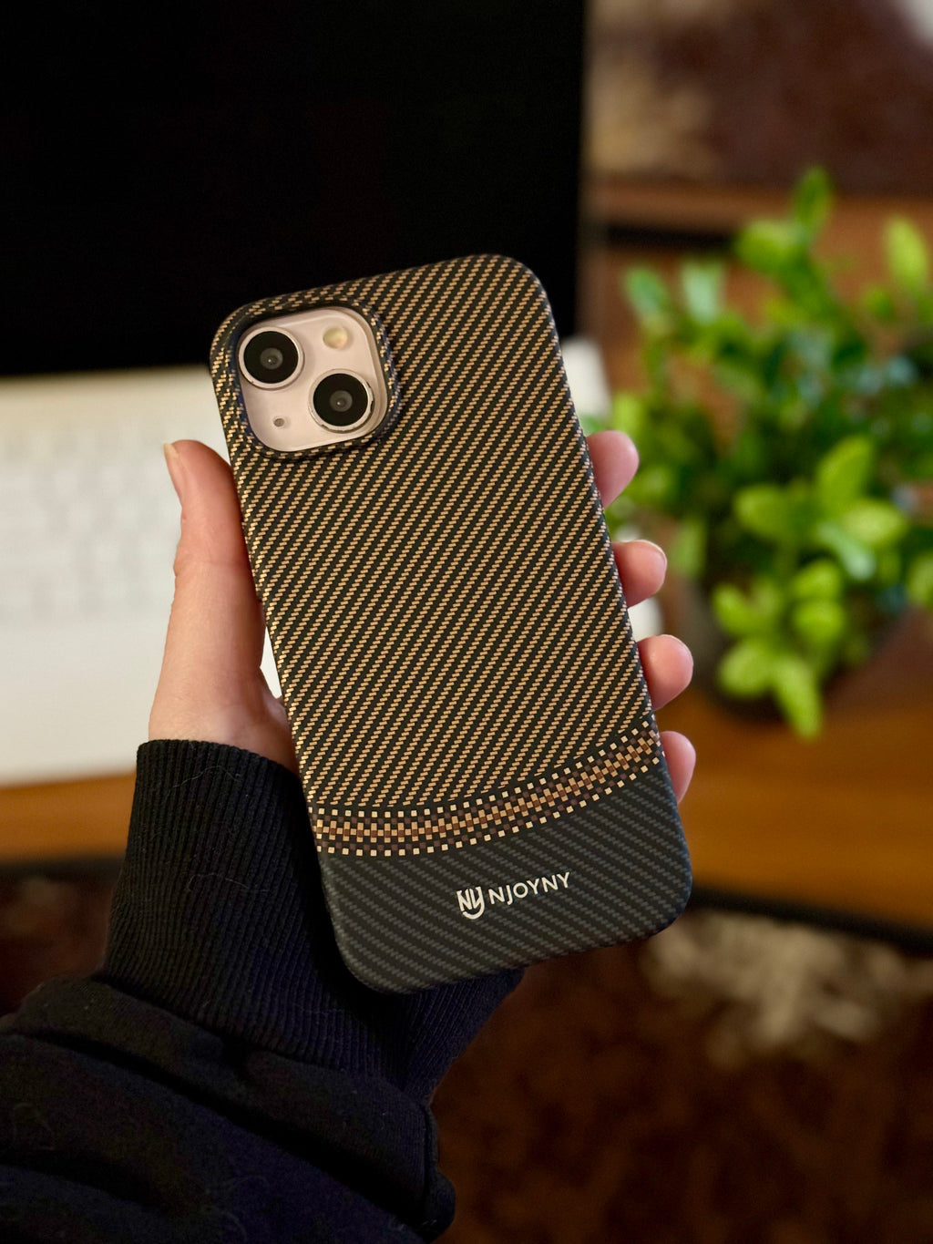 NJOYNV Textured Stripe iPhone Case Carbon fiber