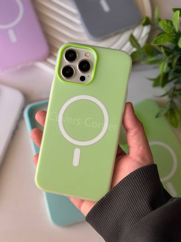 Soft Silicone MagSafe Phone - IPhone 17 pro max - Green